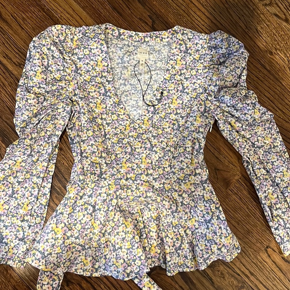 La Vie Revbeca Taylor Floral Blouse with Belt Tie and Puff Sleeve